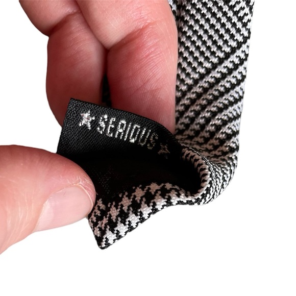 Men’s skinny neck tie, black and white - Picture 2 of 2